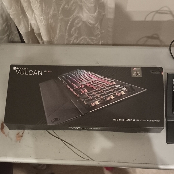 Roccat Vulcan 121 AIMO RGB Mechanical Gaming Keyboard - Picture 1 of 15